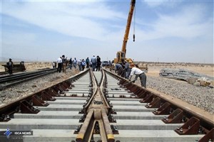 آغاز عملیات ریل گذاری مکانیزه راه آهن همدان-سنندج