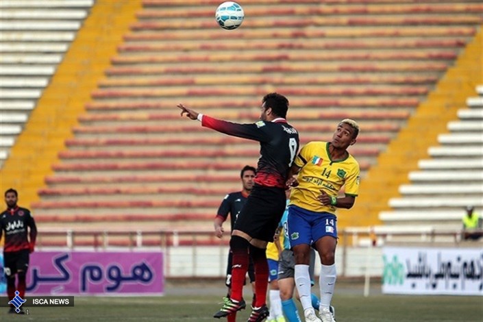 پیروزی 2 بر یک تیم نفت تهران برابر سیاه جامگان در نیمه نخست