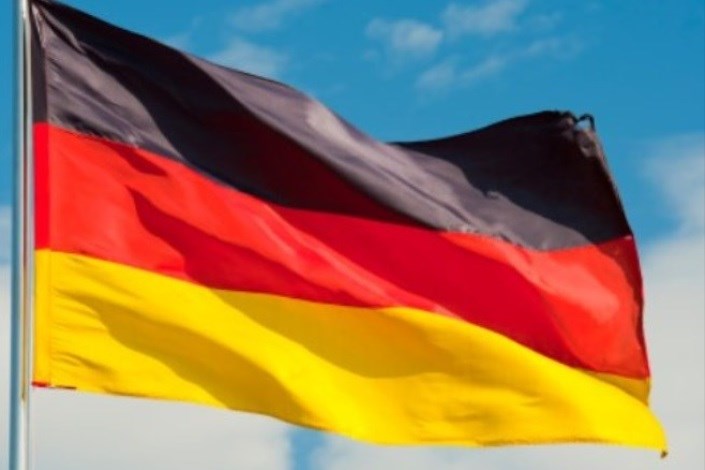 اشپیگل: دولت آلمان در حال رایزنی برای تحریم برنامه موشکی ایران است 