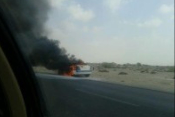 آتش گرفتن خودروی پلیس در جاده بندر عباس- میناب