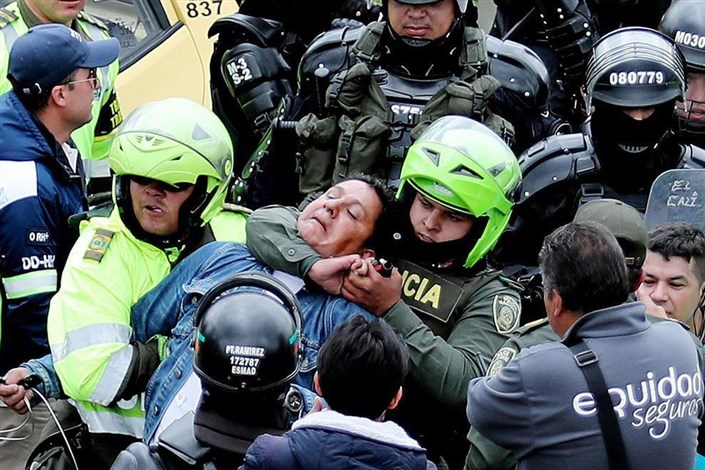 بازداشت تاکسیران های معترض در بوگوتا