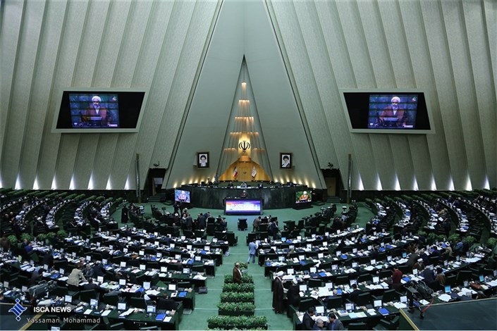 مجلس "عضویت اقلیت‌های دینی در شوراهای شهر" را تصویب کرد