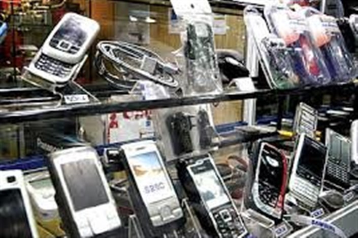 کشف محموله میلیاردی «تلفن همراه» قاچاق در باک خودرو