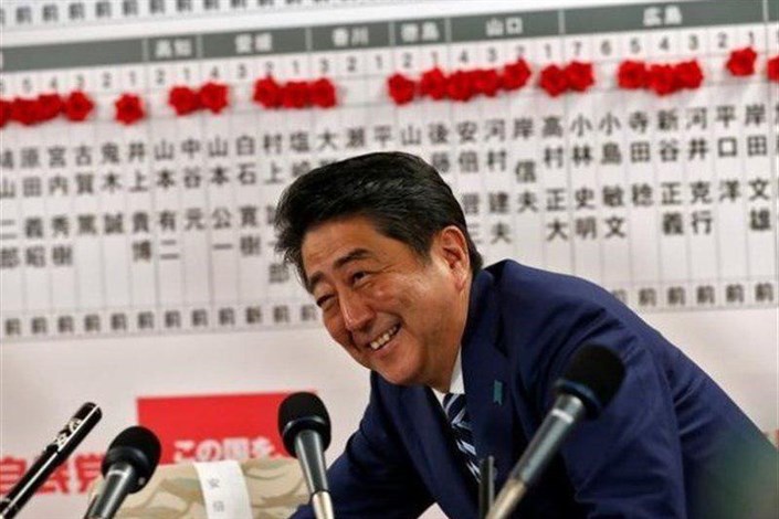 آبه نخست‌وزیر ژاپن باقی ماند