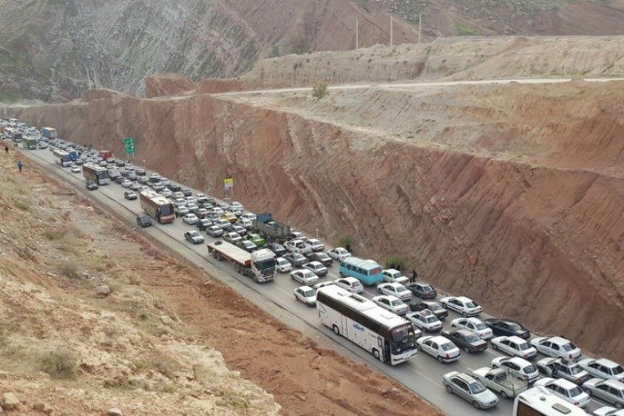  در محور ایلام-مهران ترافیک سنگین است