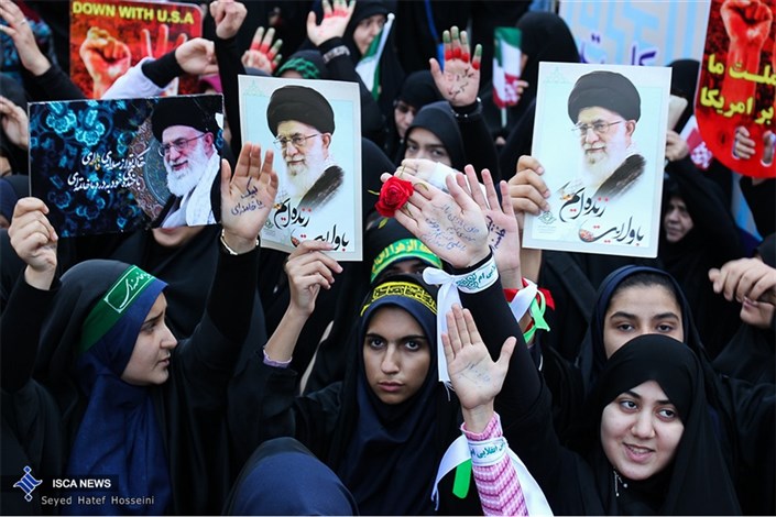 راهپیمایان: همه مردم ایران در دفاع از مرزهای اعتقادی و جغرافیایی «انقلابی» هستند