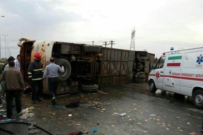  واژگونی اتوبوس در شاهین شهر  ۱۴ مجروح به جای گذاشت