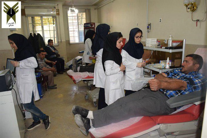 استقبال کارکنان دانشگاه آزاد اسلامی واحد خوی  برای اهدای خون به زلزله زدگان کرمانشاه 