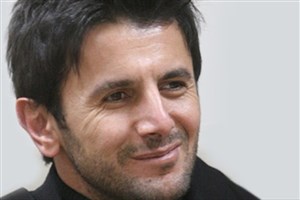 امین حیایی بزرگوارانه کنار یک فیلم‌اولی ایستاد