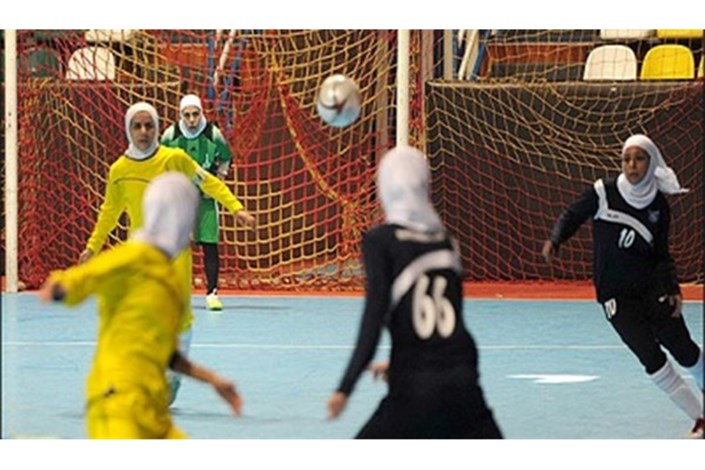 اصرار فوتسال بانوان ایتالیا برای برگزاری بازی بدون حجاب/حضور خبرنگاران و تماشاگران در هاله‌ای از ابهام