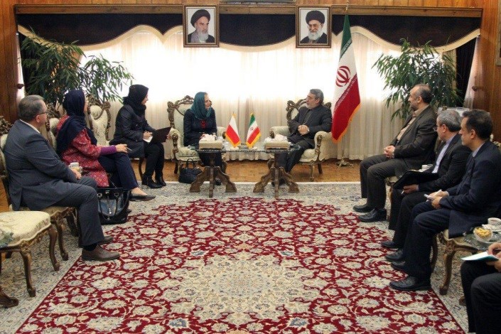 میزان روابط اقتصادی ایران و لهستان به 200 میلیون دلار رسیده است 