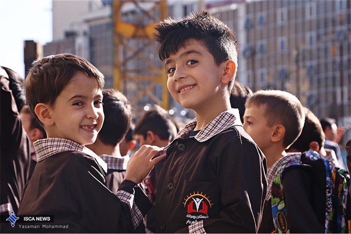 آیا مدارس کشور روز 21 بهمن تعطیل است؟