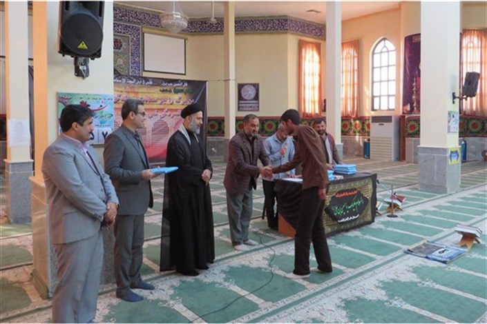 تجلیل از استادان، کارکنان، دانشجویان و فعالان نماز در واحد علی آباد کتول