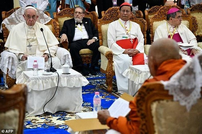 دیدار پاپ  و روحانیون ارشد بودایی میانمار