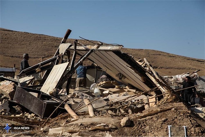حضور استاندار کرمان در مناطق زلزله زده