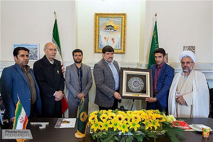 دانشجوی دانشگاه آزاد اسلامی مدال طلای جهانی  خود را به آستان قدس رضوی اهدا کرد