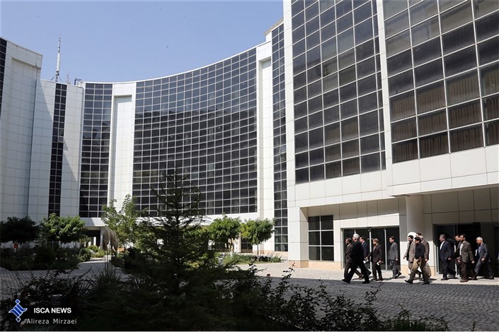 حوزه اسناد علمی و امور کتابخانه‌ها به کتابخانه دکتر حبیبی واحد علوم و تحقیقات منتقل شد
