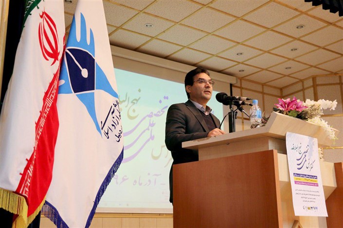  نهج البلاغه مملو از اصول و نظریه‌های ادبی و اخلاقی است