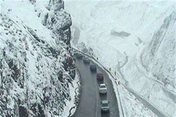 ممنوعیت تردد خودرو‌های سنگین در جاده هراز و سوادکوه