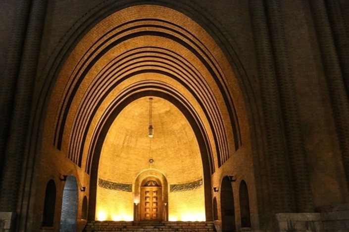  بدسلیقگی در مجاورت مهمترین موزه ایران