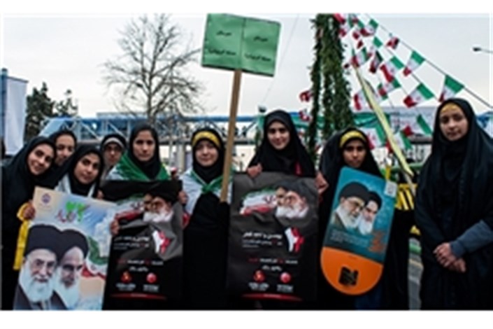 تجمع خودجوش1000 دانش‌آموز تهرانی در اعتراض به تصمیم اخیر ترامپ؛ فردا