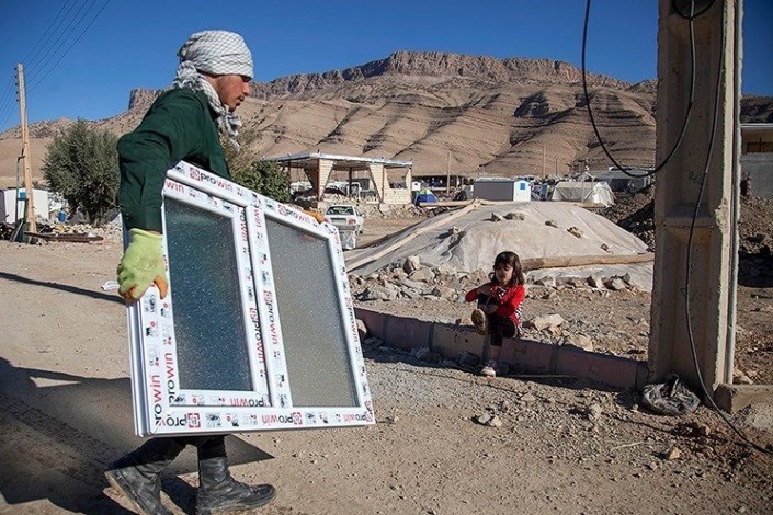 سپاه و ساخت کانکس برای زلزله‌زدگان + عکس