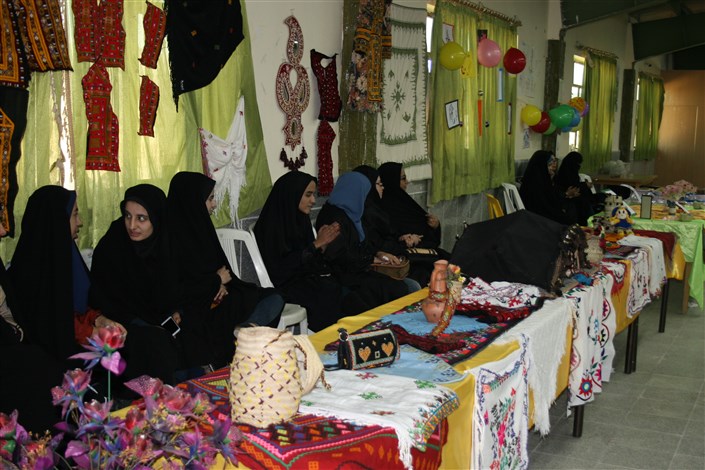 نمایشگاه صنایع دستی و غداهای سنتی در واحد خاش + تصاویر