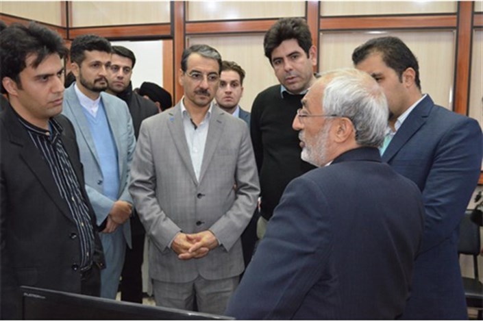 بازدیدزاهدی ازمرکز رشد واحدهای فناوردانشگاه آزاد اسلامی خمینی شهر