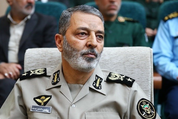 بازدید فرماندهان ارشد ارتش از موزه انقلاب اسلامی و دفاع مقدس