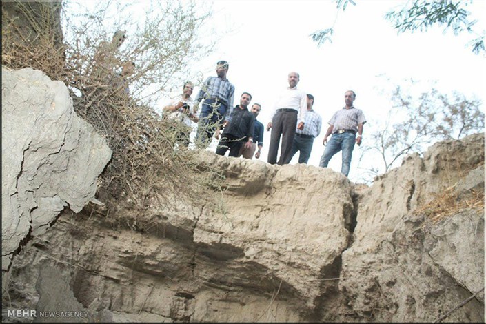  بیش از ۳ هزار چاه غیرمجاز در استان هرمزگان وجوددارد/رسیدگی ویژه به موضوع فروچاله‌های دشت میناب