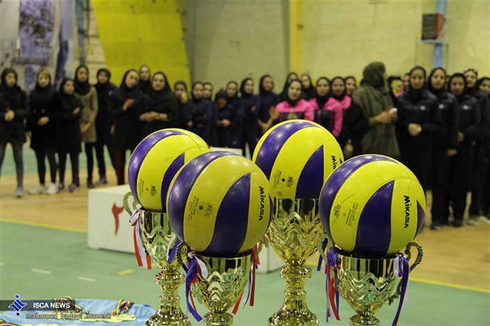 قهرمانی والیبالیست‌های خواهر دانشگاه آزاد خوراسگان در مسابقات دانشجویان استان اصفهان
