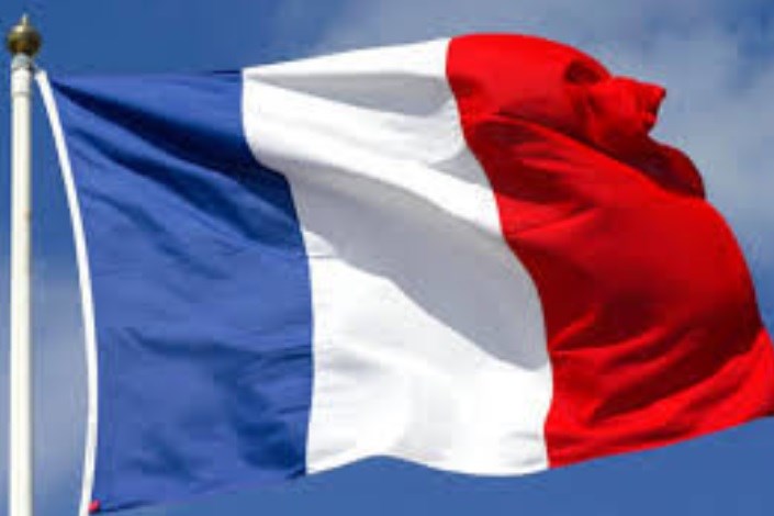 رویترز: فرانسه یک ماه پیش یک دیپلمات ایرانی را اخراج کرد