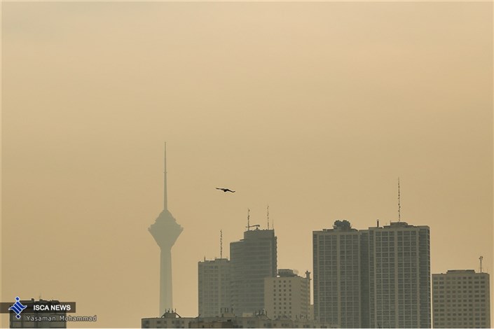 وضعیت هوای تهران قرمز است/3 ایستگاه در وضعیت بسیار ناسالم قرار دارند