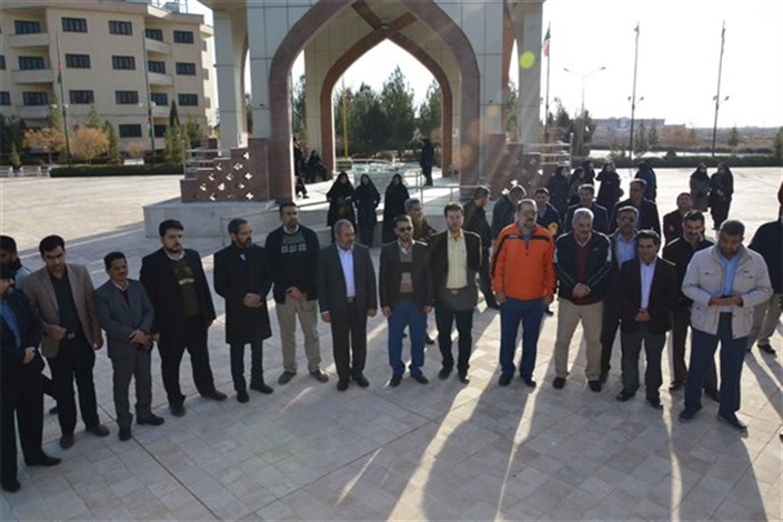 دانشگاهیان دانشگاه آزاد اسلامی کرمان با آرمان‌های انقلاب و شهدا تجدید میثاق کردند