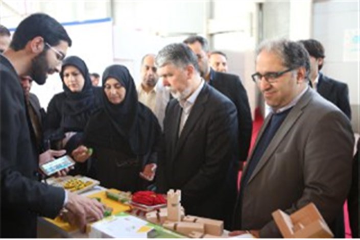 بازدید وزیر فرهنگ و ارشاد اسلامی از سومین نمایشگاه کالاهای فرهنگی 