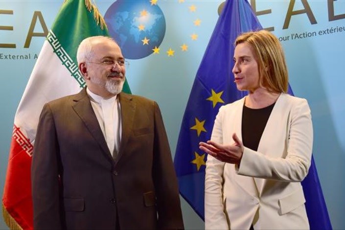 نیویورک‌تایمز به نقل از ظریف: ایران و اروپا در آستانه توافق نفتی هستند