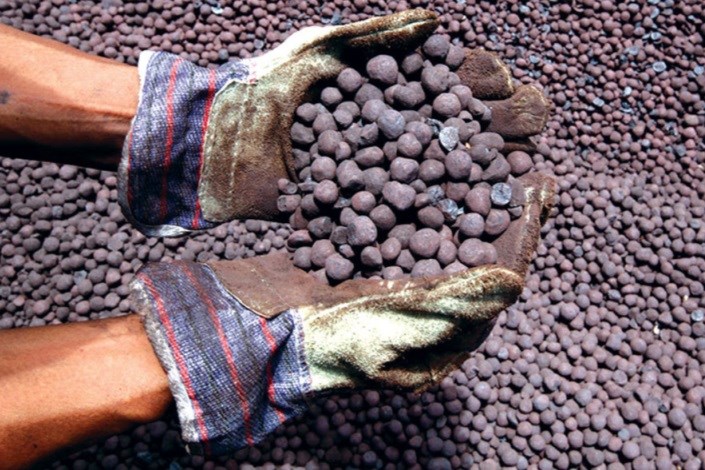 نامه وزارت صنعت به معادن برای عرضه و کشف قیمت سنگ آهن در بورس کالا 