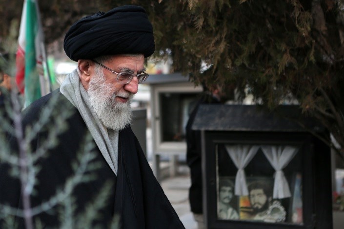 رهبر انقلاب اسلامی در مرقد امام راحل و گلزار شهدا حضور یافتند