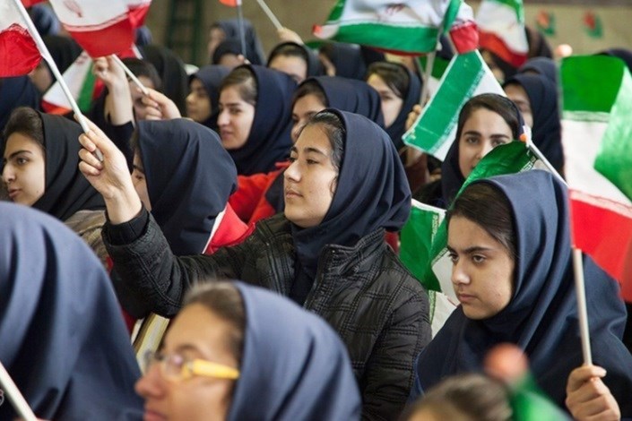  مدارس از لحاظ فرهنگی و مذهبی  پس از پیروزی انقلاب ، چه تغییراتی کرد؟