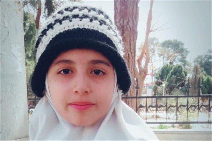 افتخار آفرینی دانش‌آموز دبستان دخترانه سما کرمان در مسابقات شنا