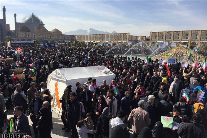 آماده باش 42 پایگاه هلال احمر برای خدمت رسانی به مردم حماسه ساز در اصفهان