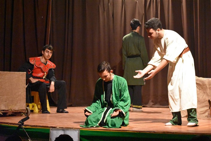 درخشش گروه تئاتر مدرسه دور دوم پسران سما لاهیجان در جشنواره تئاتر این شهرستان 