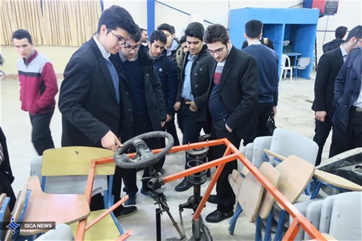 دانش‌آموزان تنکابنی از دانشگاه آزاد اسلامی رامسر بازدید کردند