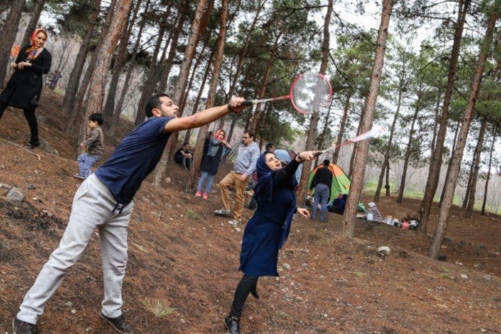  کمپ‌ اسکان موقت برای مسافران نوروزی در بوستان جنگلی سرخه حصار