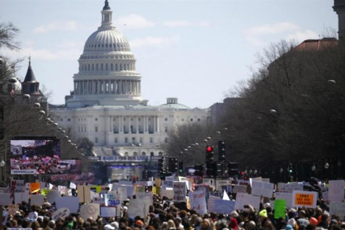تظاهرات میلیونی جوانان در آمریکا 