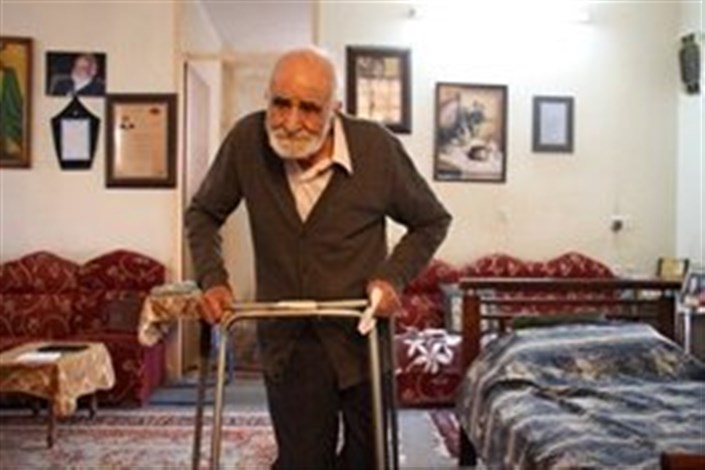  تشییع پیکر روزنامه‌نگار ۹۸ساله در رفسنجان