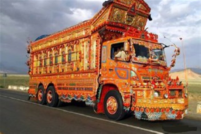 نقاشی کامیون یکی از سبک های محبوب تزئینی در جنوب آسیا 