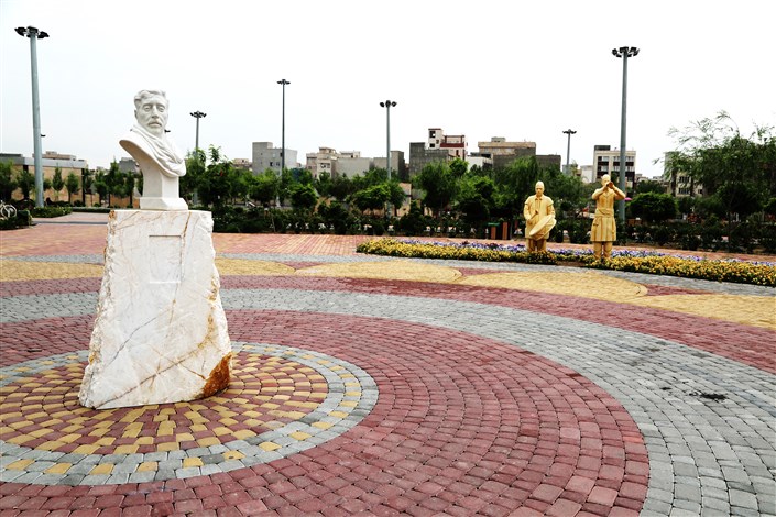 نصب تندیس شهید حججی در بوستان حججی 