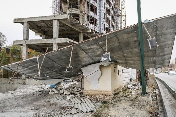۱۲ واحد مسکونی در قروه بر اثر طوفان خسارت دید