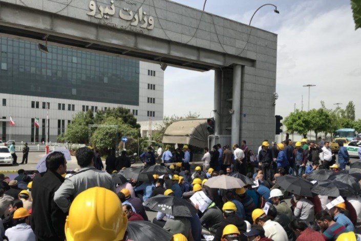کلاه زردها به خیابان آمدند/ وزارت نیرو پاسخگو نیست